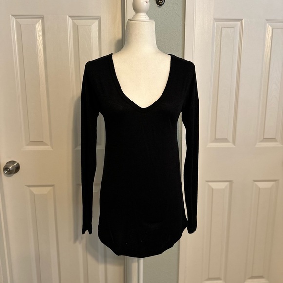 Abercrombie and Fitch Black Pullover Long Sleeve Shirt Size XS - Picture 3 of 6